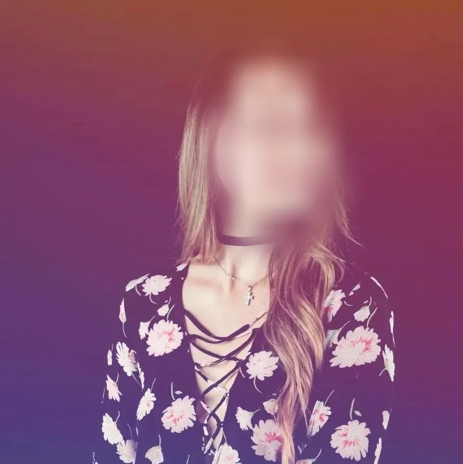 Christina, 24