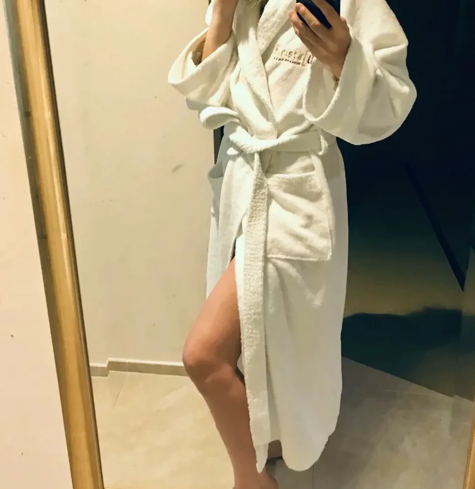 Fiona, 36