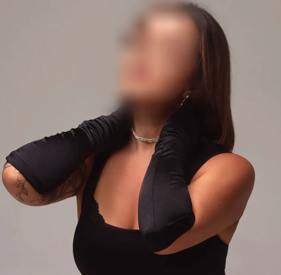 Larissa, 31