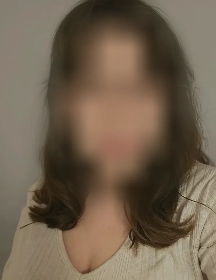 Nicole, 26