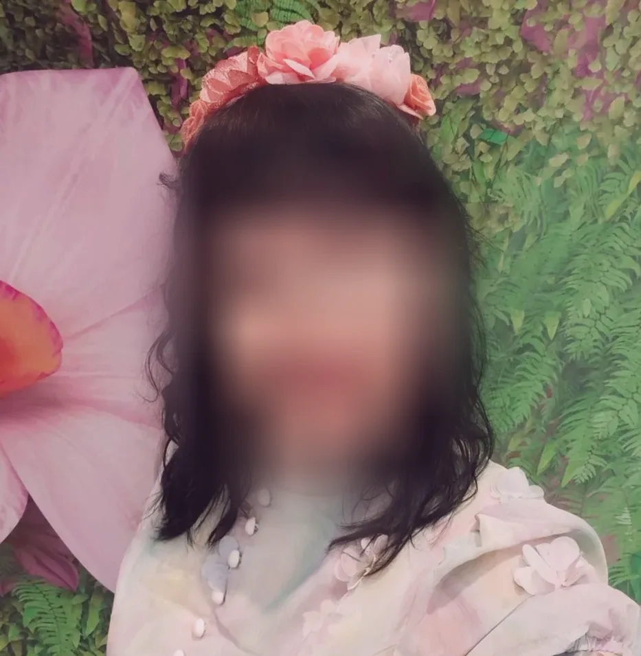 Nora, 31