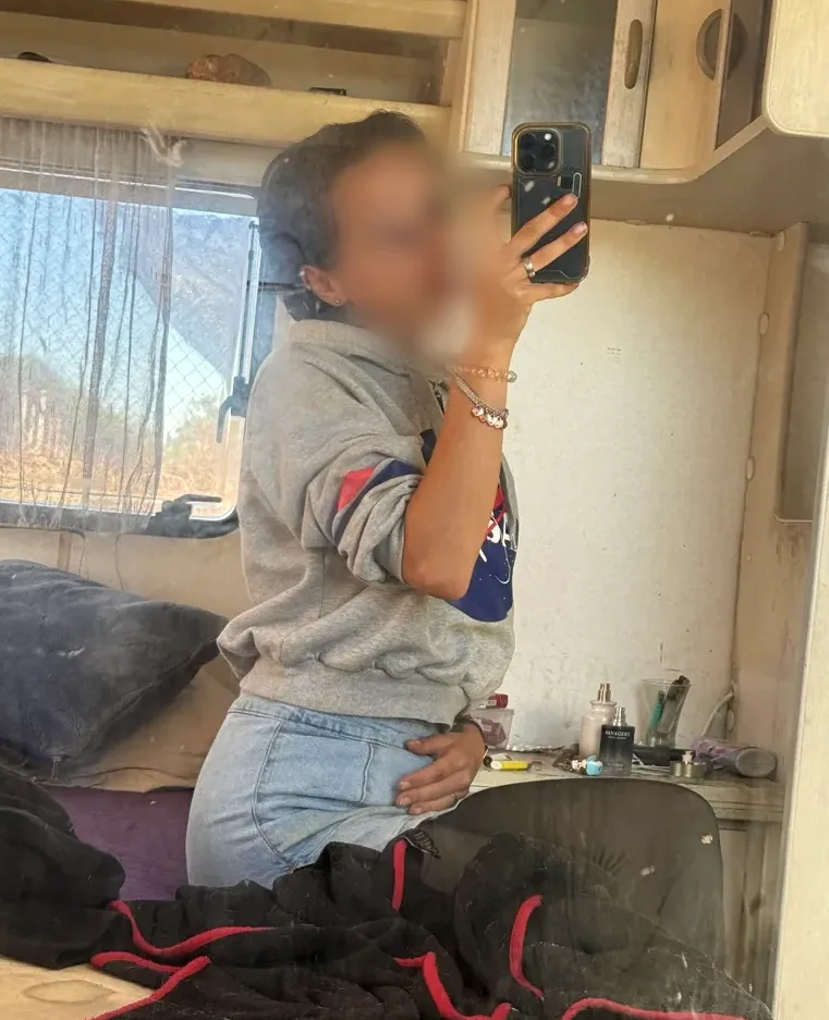 Viktoria, 24